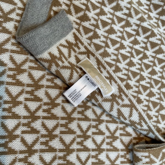 Michael Kors scarf - Picture 4 of 4